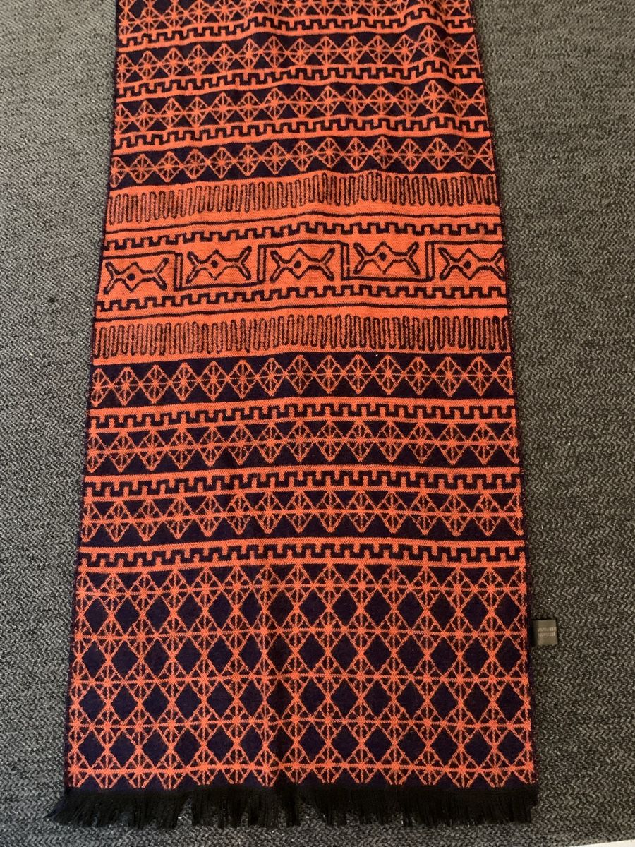 Foulard & Sciarpe: Écharpe bleu et orange avec motifs – Nuovo (secondo la descrizione) da Lausanne venduto da EliseH 1
