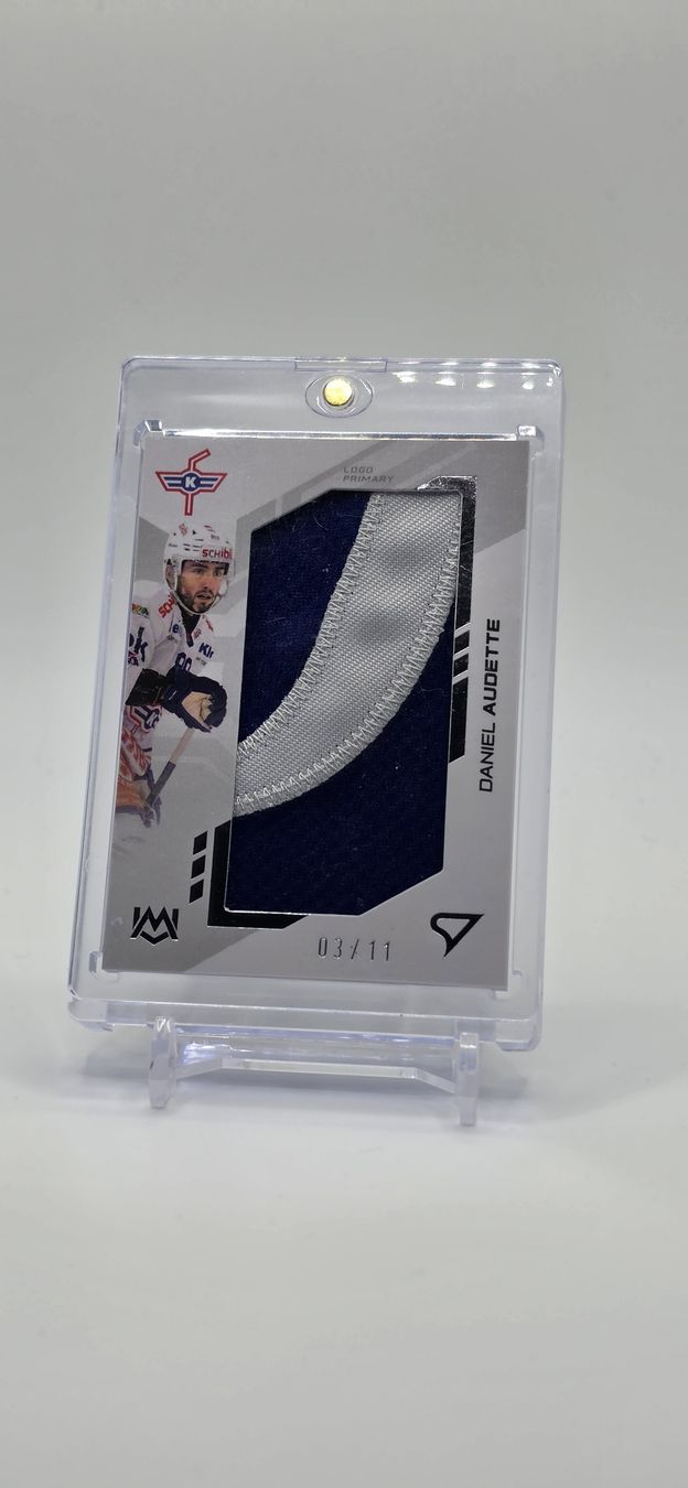 Sportzoo Carte collezionabili: Daniel Audette Patch 03/11 UM Primary EHC Kloten – Nuovo (secondo la descrizione) da Glattbrugg venduto da CardRaudis