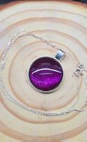 Halskette mit Cabochon Anhänger violett Neu
