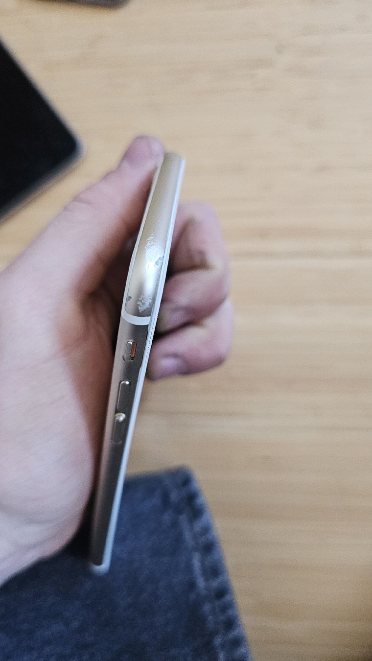 Apple Handys / Smartphones: iPhone 6 - 64 GB - Gold  – Gebraucht aus Ehrikon von noa_vyp5 5