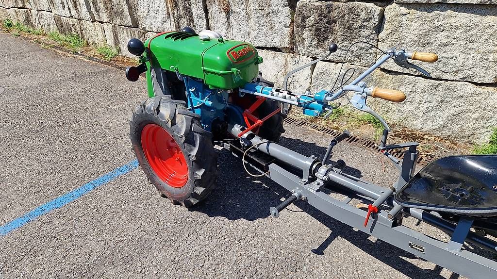 Rapid Trattori: Rest.Rapid S-Special inkl. Schutzbleche u Triebachsanhänger – Usato da Oeschgen venduto da Mavo1407 2