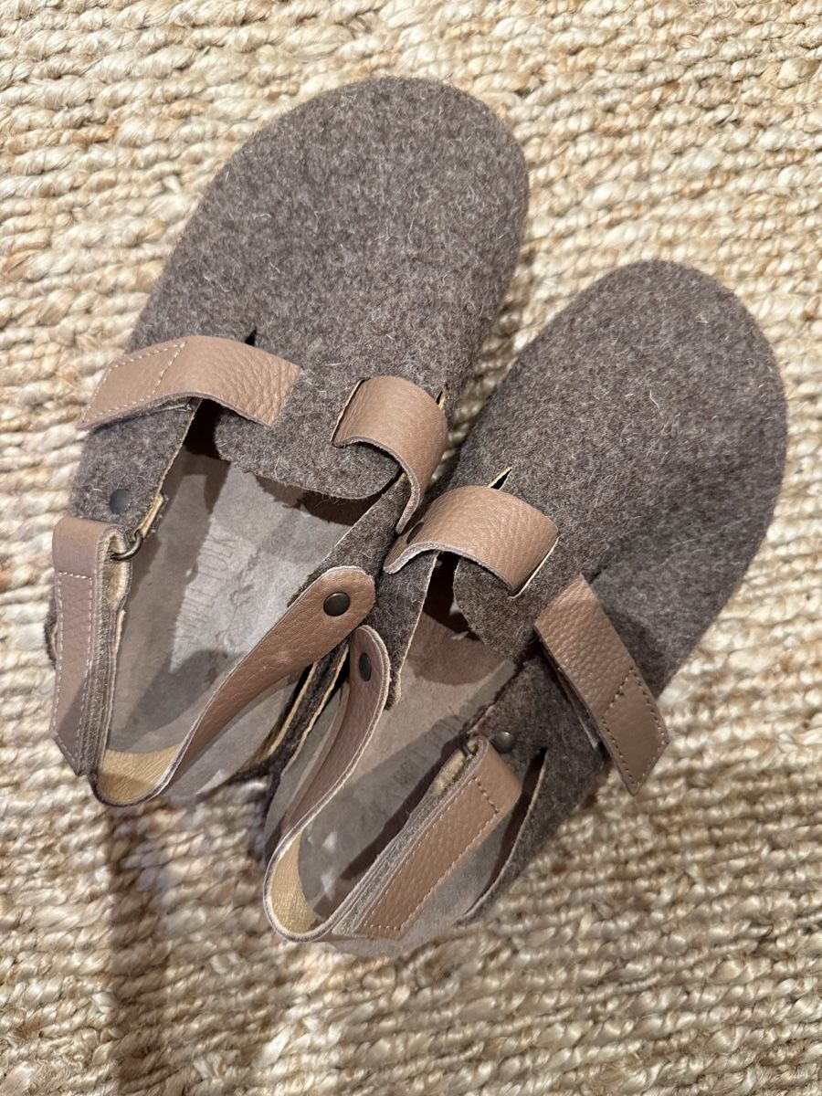 Scarpe per ragazzi: The simple folk Clogs aus Wolle – Usato da Erlenbach ZH venduto da Arti83 2