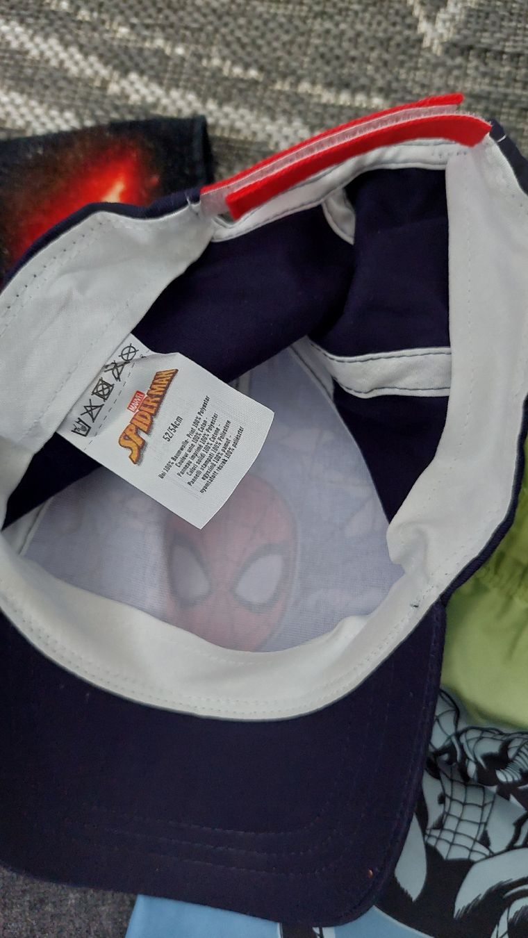 H&M Costumi da bagno: Kinder Badetuch Star Wars mit Badehose und Cap Spiderman – Usato da Egolzwil venduto da mobiledeluxe 3