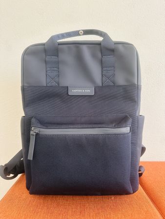 Rucksack Kapten & Son Pro in dunkelblau NEU 