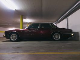 1993 Jaguar XJ40 