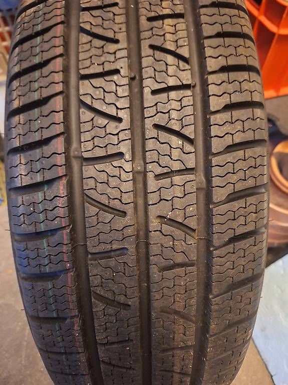 Pneus & Kompletträder: 235 65 16c Pirelli Winter – Gebraucht aus Steinhausen von Sasas