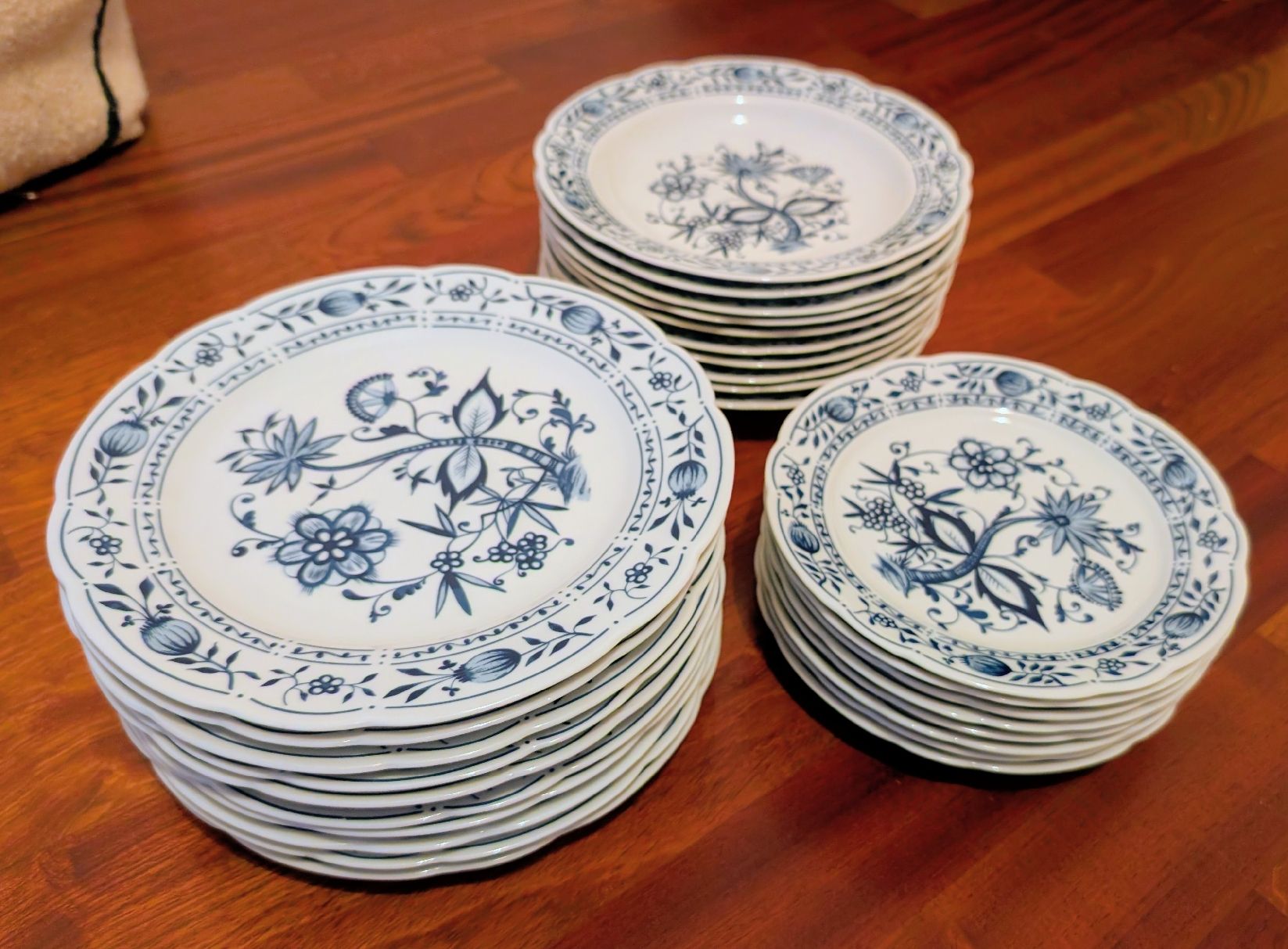 Services de table: Zwiebelmuster Teller Set Kahla – D'occasion à Zürich par hegamet 2