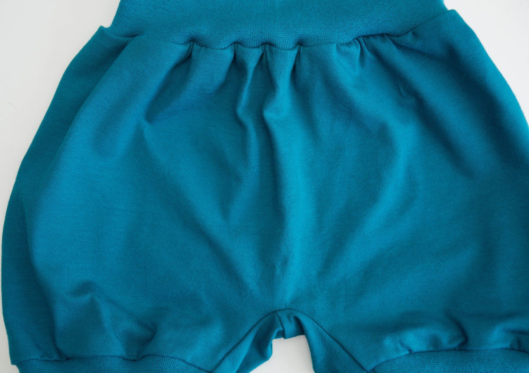 Hosen: Kurze Pumphose - Petrol - Gr.74/80 - NEU – Neu und originalverpackt aus Zürich von sambaum 1