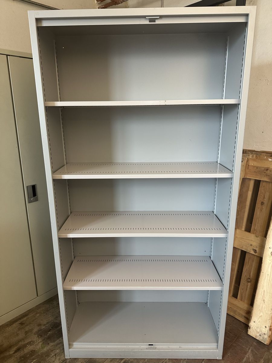 Lista Armadi: LISTA Schrank – Usato da Bronschhofen venduto da MS963