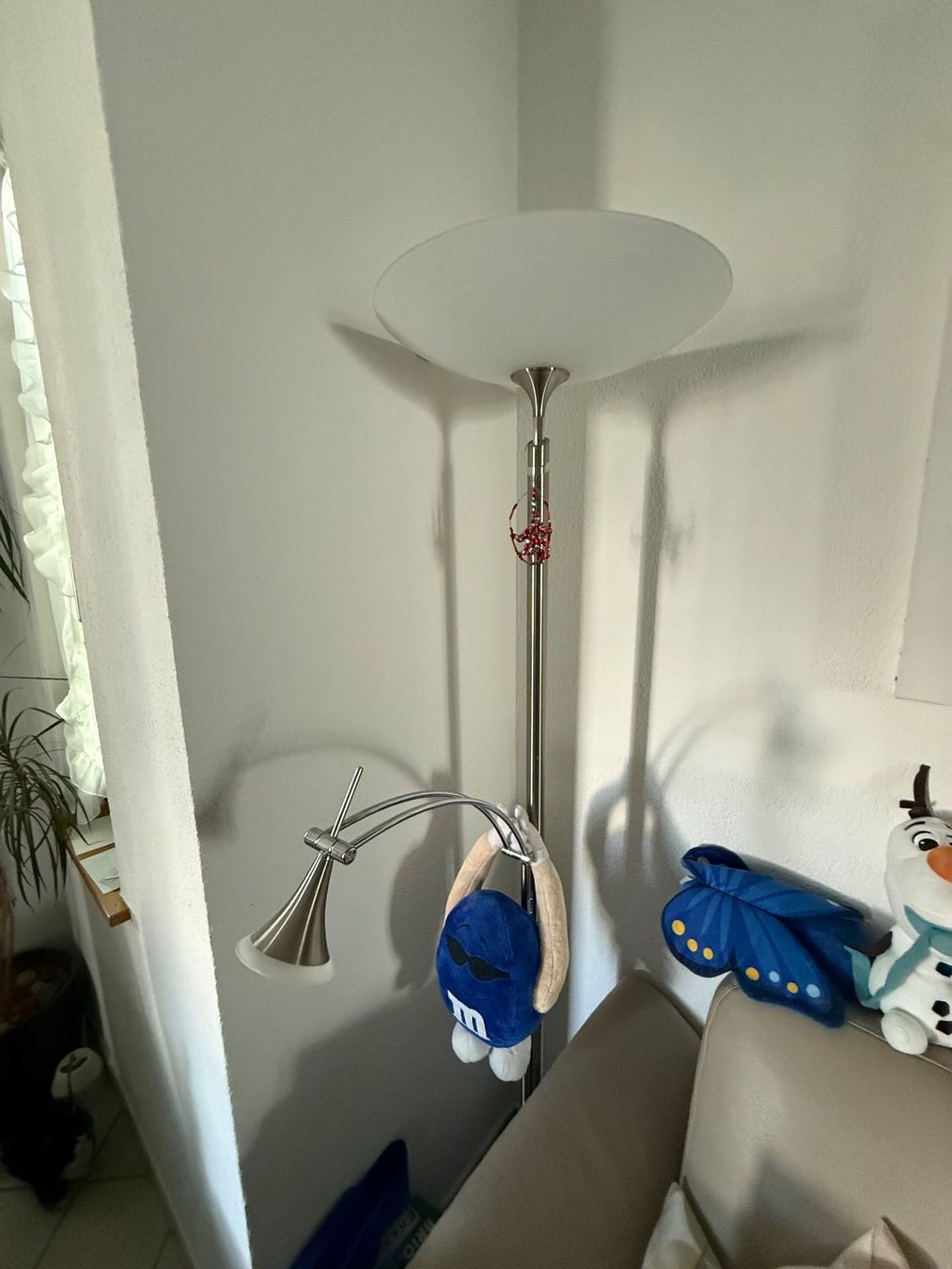 Lampenschirme: Lampada ad arco con luce orientabile, metallo – Gebraucht aus Allschwil von abiondo 1