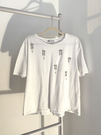 Zara T-Shirt mit Strassdetails / Schmuckdetails 
