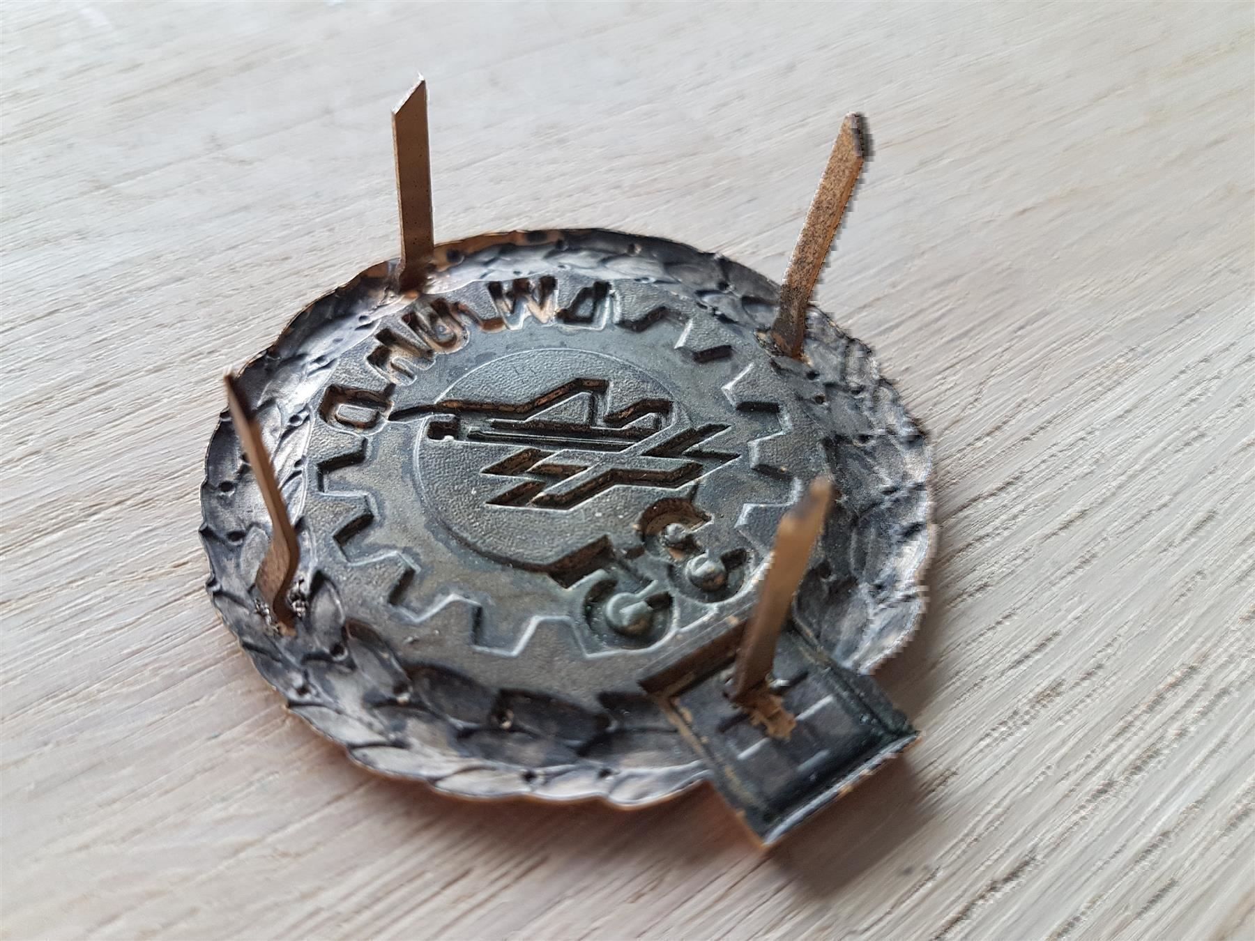 Placchette & Badge: Béret Emblem Luftwaffenunterhaltsdienst – Usato da Erlinsbach venduto da S700 1