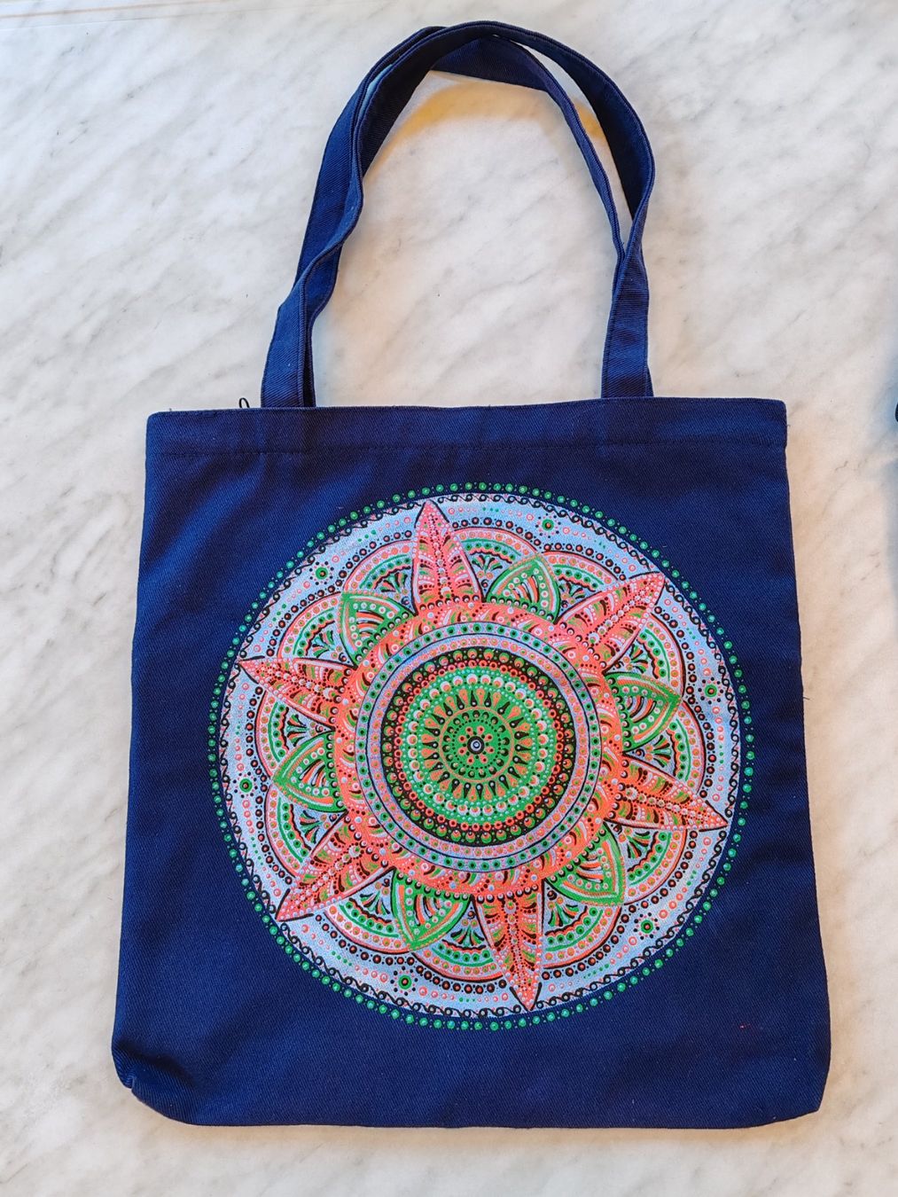 Borse: Handbemalte stabile Baumwoll Tasche mit Mandala – Usato da Abtwil SG venduto da IndianaJon