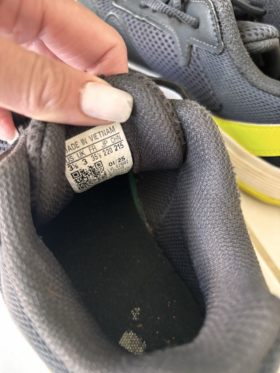 Adidas Schuhe für Jungen: Adidas Courtflash 35.5 – Gebraucht aus therwil von ayumi991 2