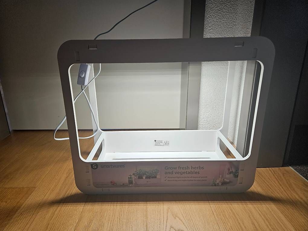 Lampade: LED Pflanzlicht / Anzuchtlampe – Usato da Rorschacherberg venduto da sut86
