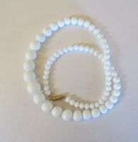Glas - Perlenkette weiss, neu aufgezogen.