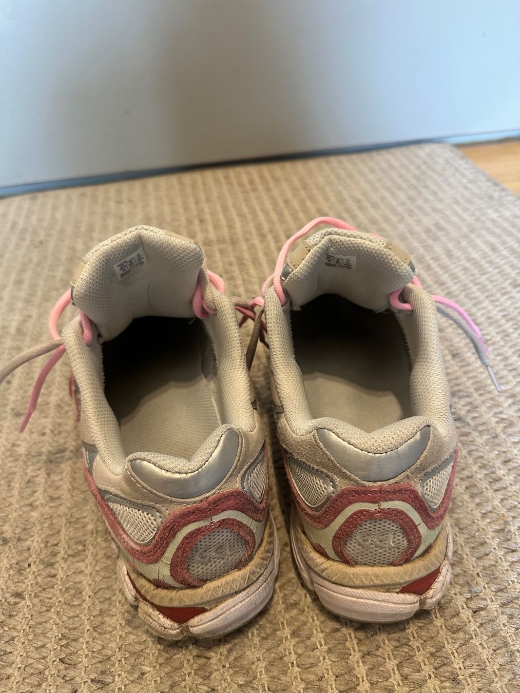 Asics Chaussures hommes: Asics Gel NYC Pink – D'occasion à Zürich par sherilha 2