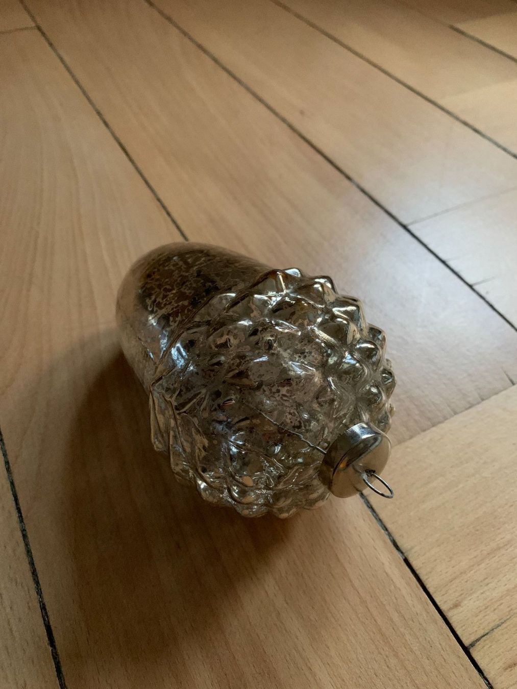 Interio Alle Dekorationen: INTERIO - Glas Tannenzapfen Dekokugel – Gebraucht aus Zürich von Diazaio 1