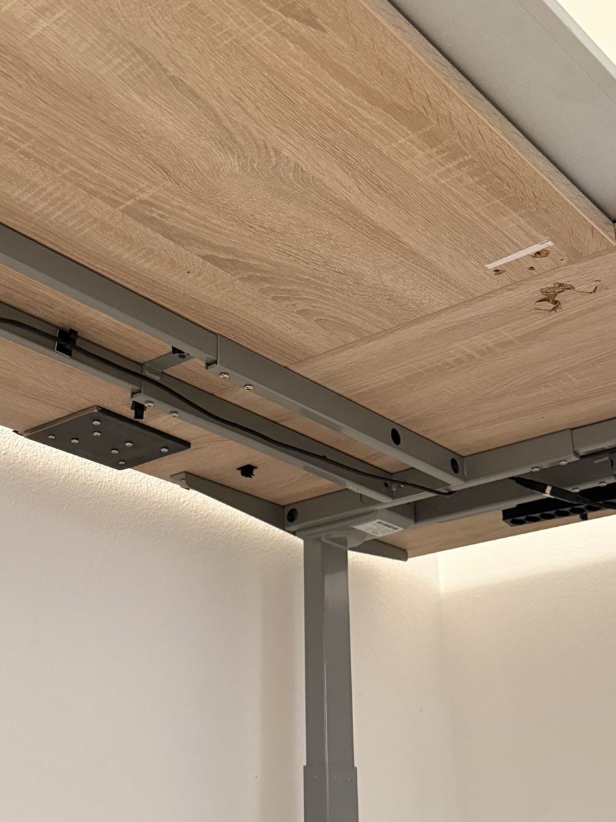 Bureaux: Höhenverstellbarer Ecktisch – D'occasion à Wabern par flowtimer2 4