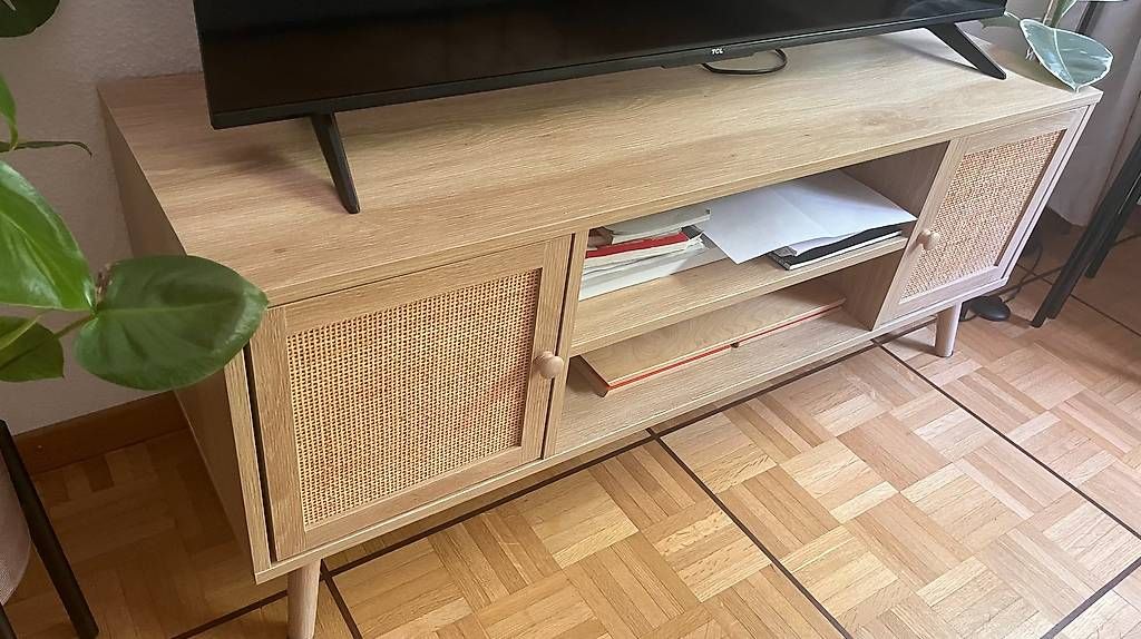 Mobili TV: Table for TV (very good condition) – Usato da Genève venduto da Luisa_Oliv 1