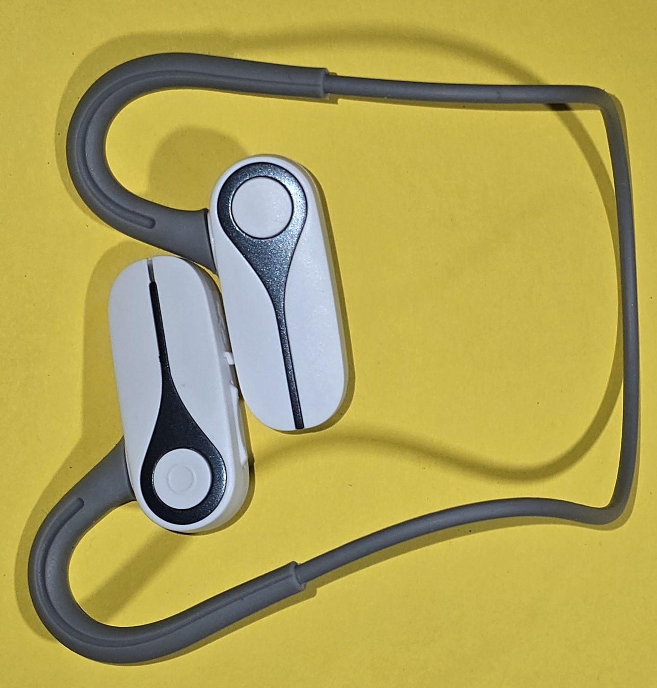 Cuffie: Headset mit 8h Laufzeit, Neu, On-ear, getestet – Nuovo (secondo la descrizione) da Azmoos venduto da johanoes 1