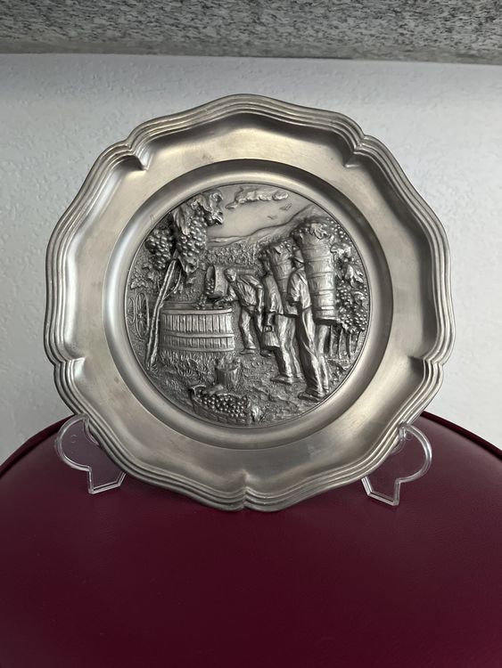 Assiette Décorative En étain Ciselé – Armoiries Villes Sorgues & Wettemberg – Neuf