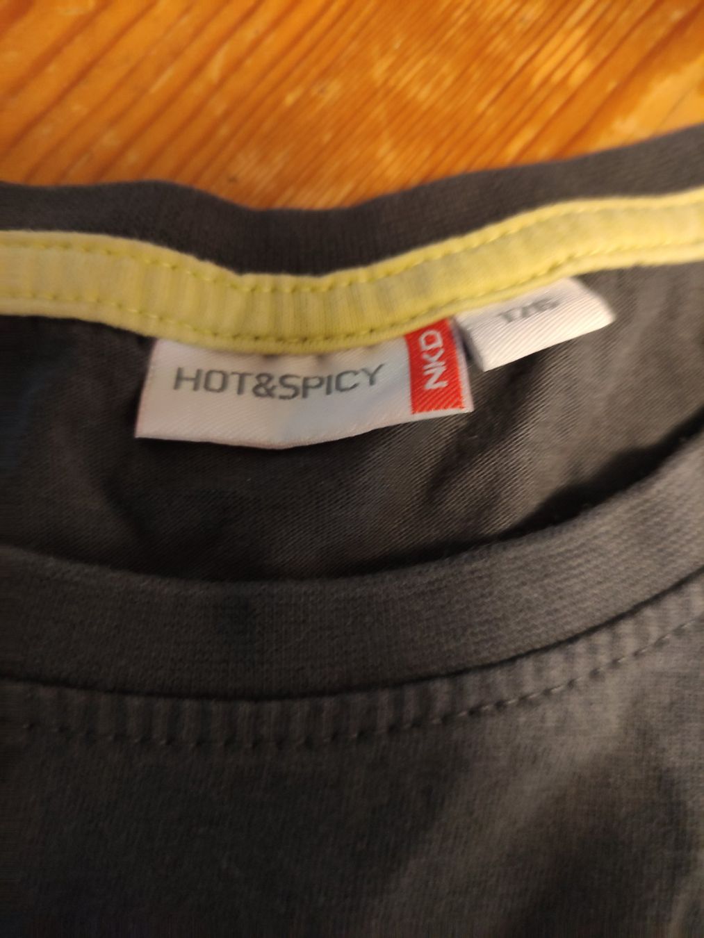 Camicie, T-shirt & Polo: T-Shirt – Usato da Mümliswil venduto da Andreablaukatze 1