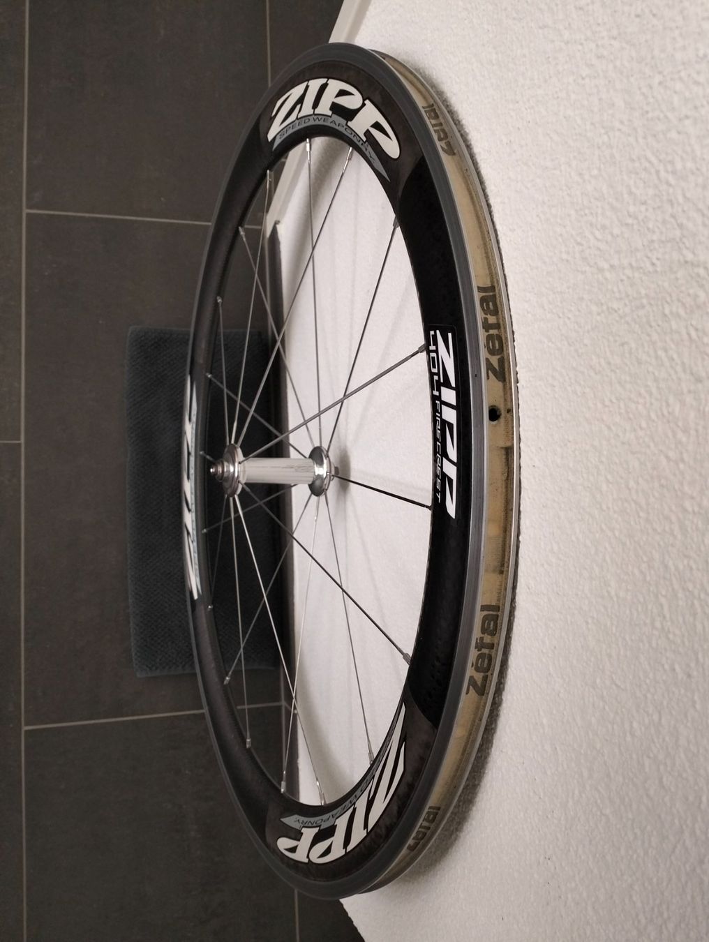 Zipp Pezzi di ricambio: Zipp 404 Laufrad (Clincher) – Usato da Uster venduto da KarlZH 9