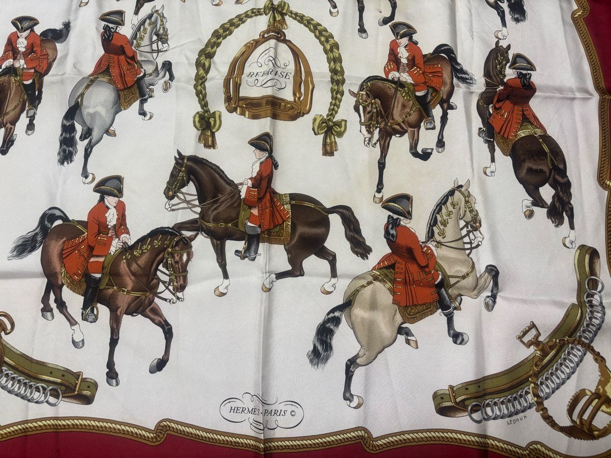 Hermès Foulard & Sciarpe: HERMÈS Foulard Seide – Usato da Winterthur venduto da san_wd8j 6