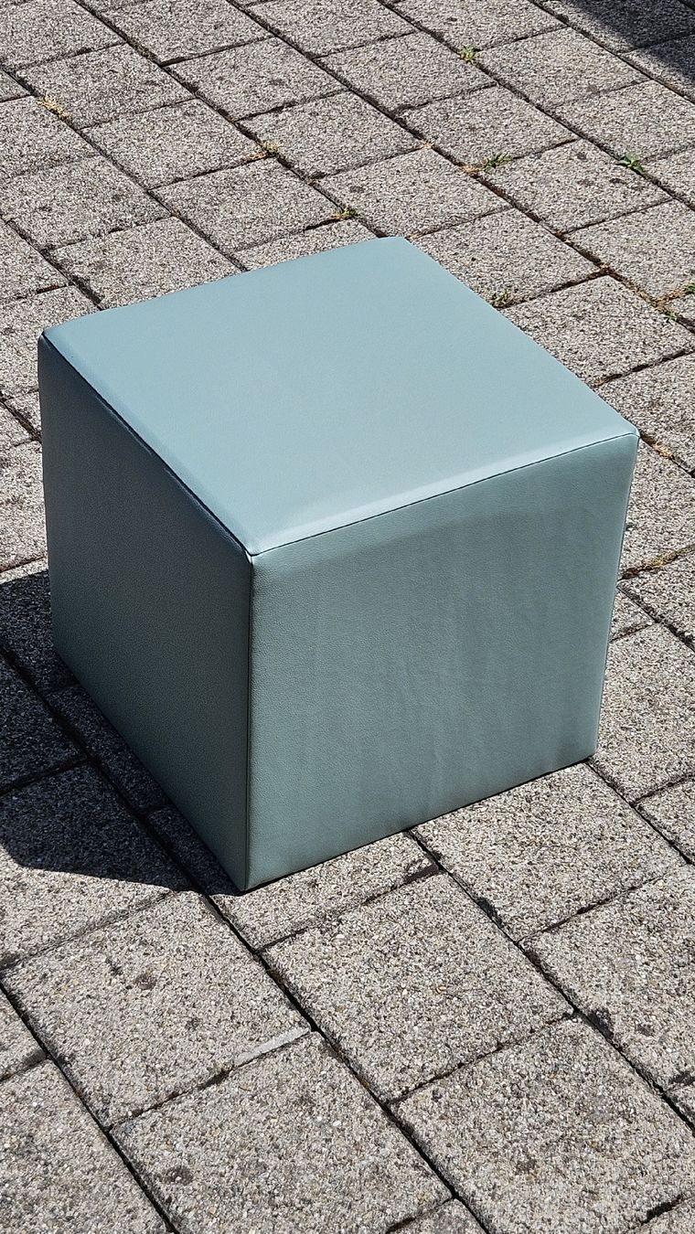 Hocker: Hocker – Neu (gemäss Beschreibung) aus Wikon von jojo812 1