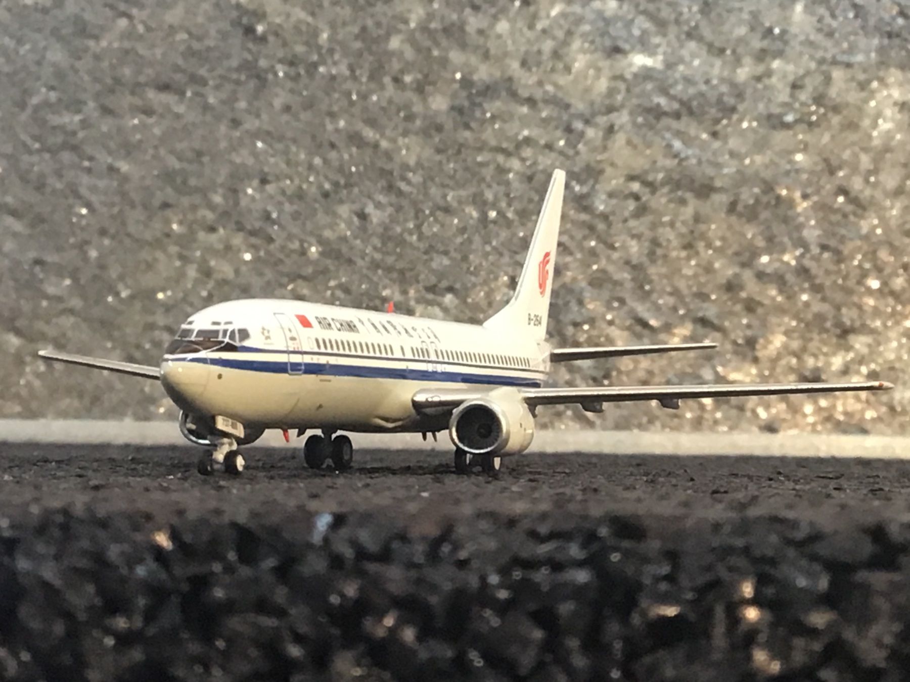 Boeing Kit di modellismo & Modellini statici: BOEING 737-800 AIR CHINA 1:400 – Usato da Männedorf venduto da Spezial-Modelle 1