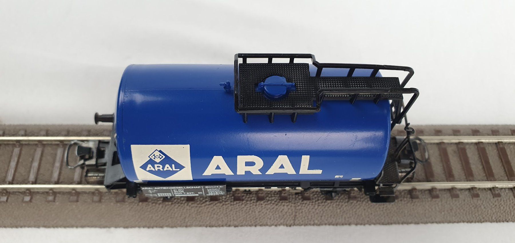 Märklin Modellini di ferrovie: Märklin 4646 DB Kesselwagen "ARAL" , Version: 1977 – Usato da Seon venduto da voAllBah 2
