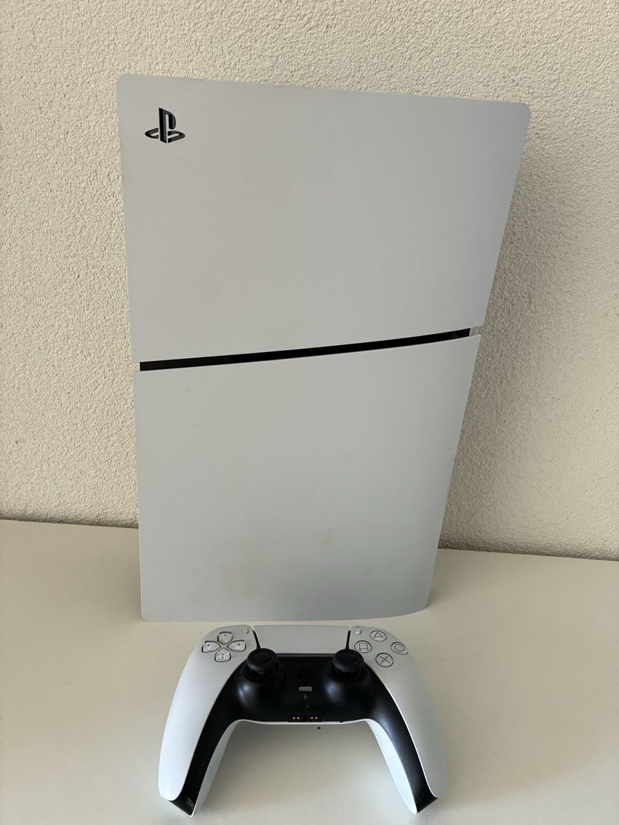 Sony Konsolen: PS5 Slim Digital avec manette – Gebraucht aus Prilly von Valentin833