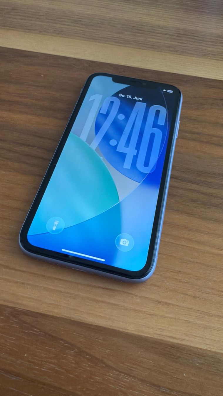 Altre raccolte & rarità: iPhone 11 64GB Violett – Usato da Wettingen venduto da rigipilatus 4