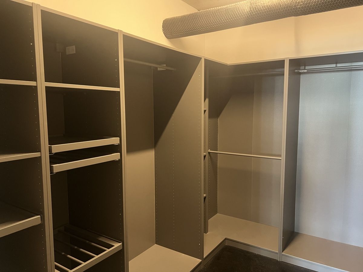 Armadi: IKEA PAX Kleiderschrank – Usato da Zürich venduto da Zoe.E 1