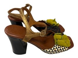 Chie Mihara Sandaletten mit Blumen Gr. 37 Leder beige