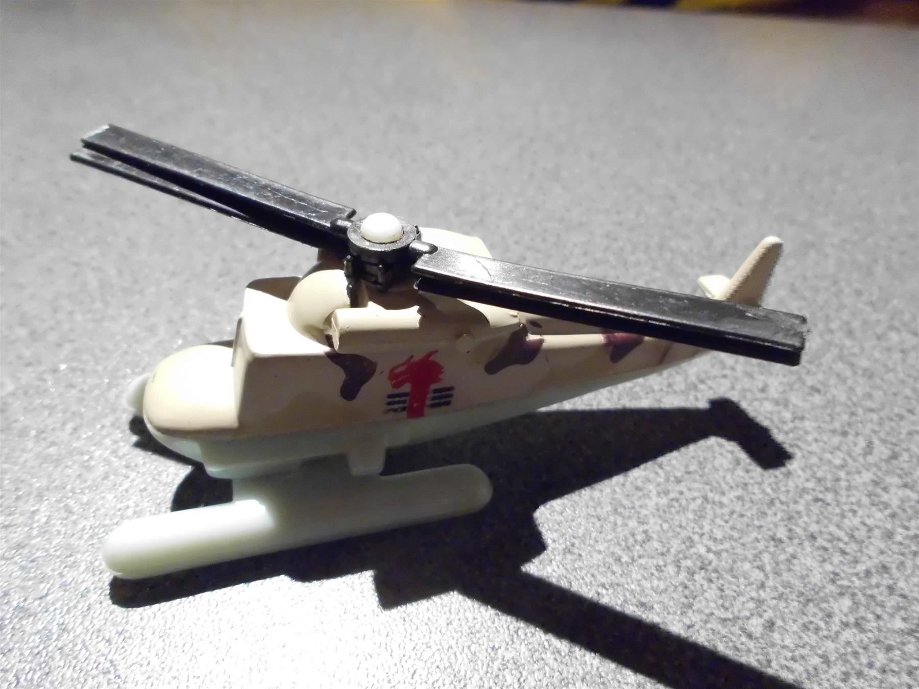 Spielzeuge: Helikopter Militär – Gebraucht aus Zürich von Motzkuh