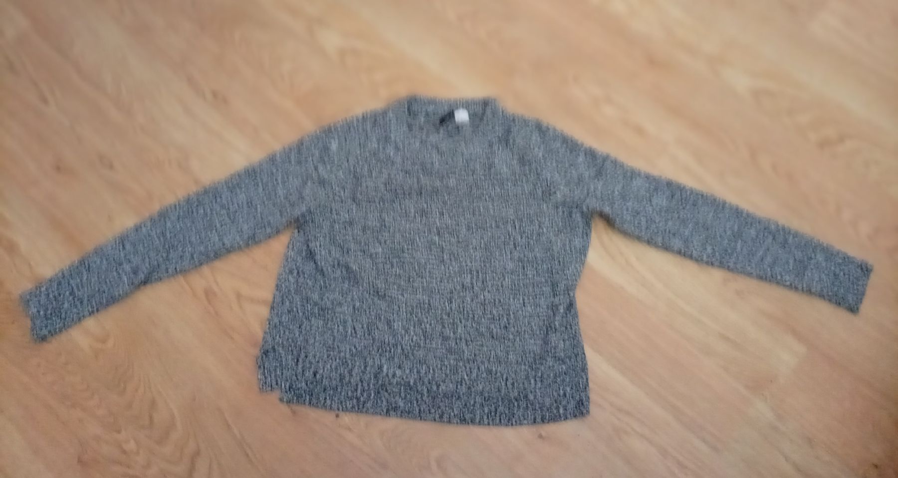 H&M Pullover & Sweatshirts: Pullover H&M Divided meliert grau Grösse XS getragen – Gebraucht aus Worben von ersa01 2