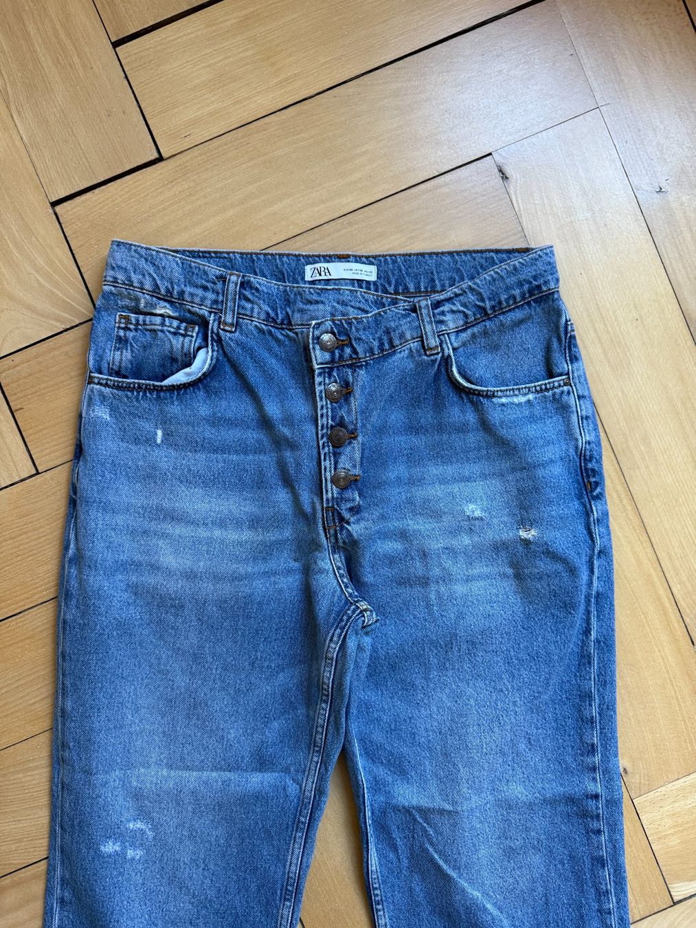 Zara Jeans: ZARA - Straight Jeans blau 40 – Usato da Zürich venduto da Diazaio 1