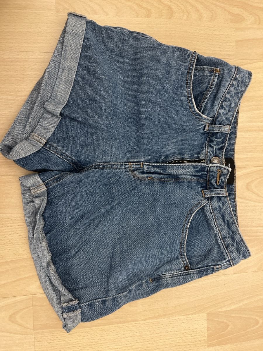 Vero Moda Jeans: Vero Moda Jeans Shorts, Denim, hellblau, Gr. S – Usato da Luterbach venduto da vatab
