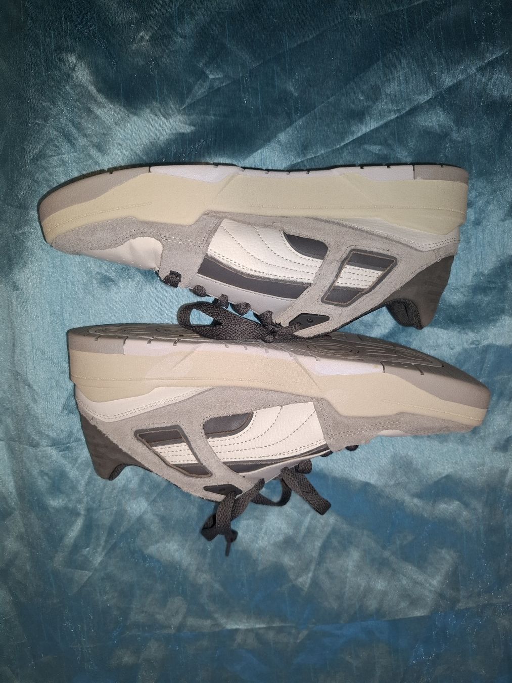 Puma Scarpe da uomo: Baskets Puma Slipstream Suede/Leather Grises & Beiges - 44 – Usato da Le Locle venduto da QUALI-PRIX 9