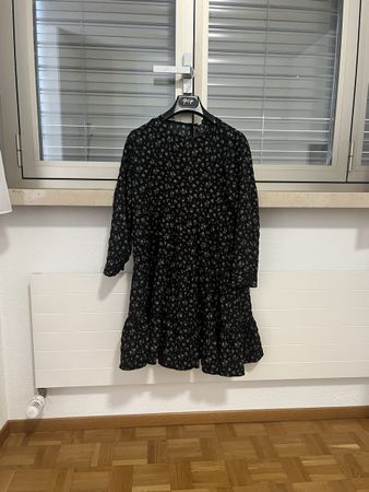 Vestito ZARA donna nero fantasia floreale taglia M
