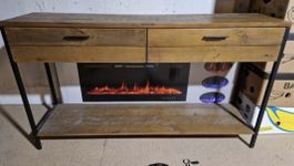 Konsolentisch aus Holz und Metall im Industrial Look
