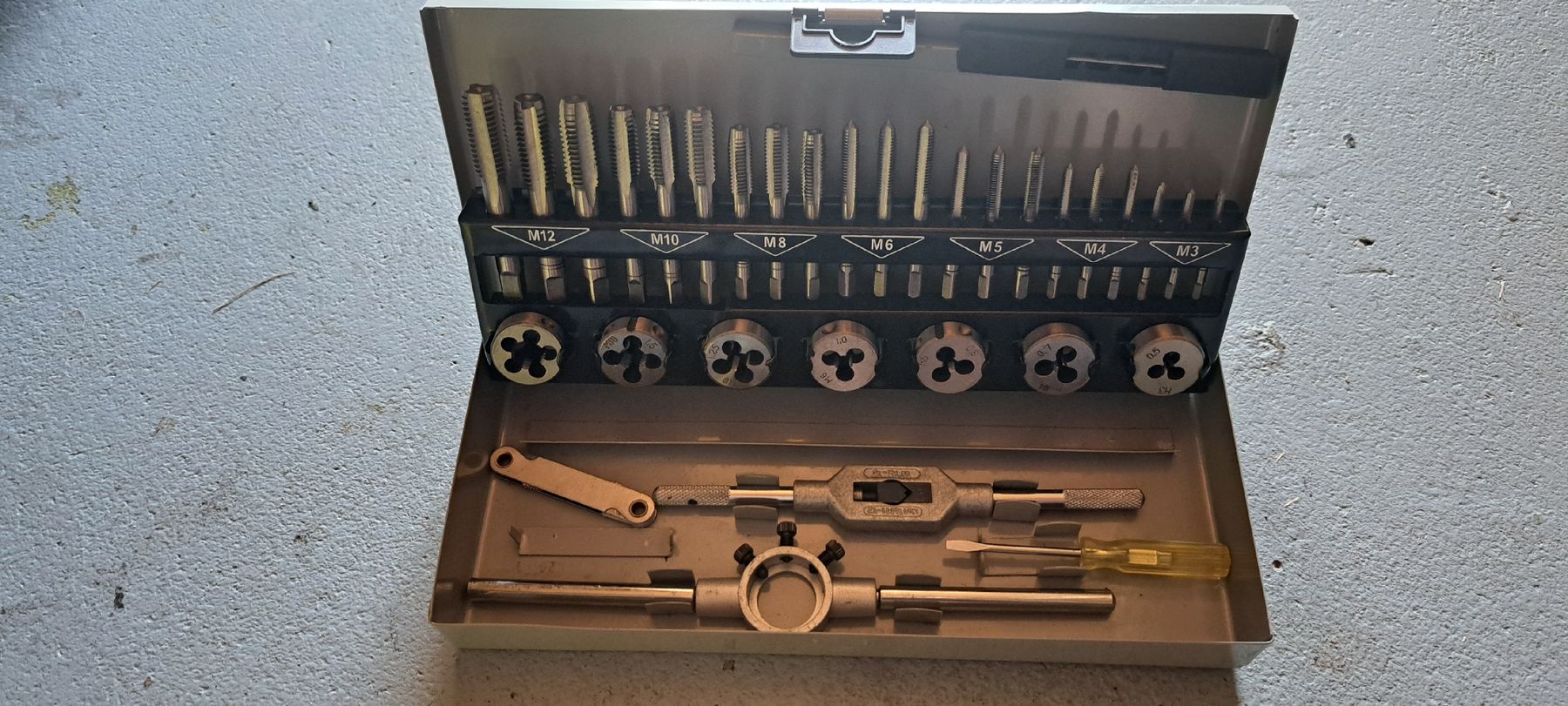 Tutti gli attrezzi: Neues Gewindschneit Set von Webertool's – Nuovo e nell'imballaggio originale da Winterberg ZH venduto da mel_xn25 1