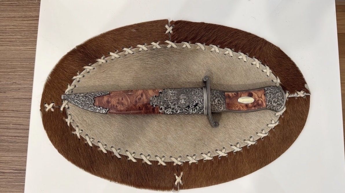 Posate: Couteau de chasse décoratif exceptionnel – Usato da Vaux-sur-Morges venduto da GothamCity