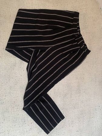 Schwarze Stoffhose mit Streifen (Divided, Grösse 36)