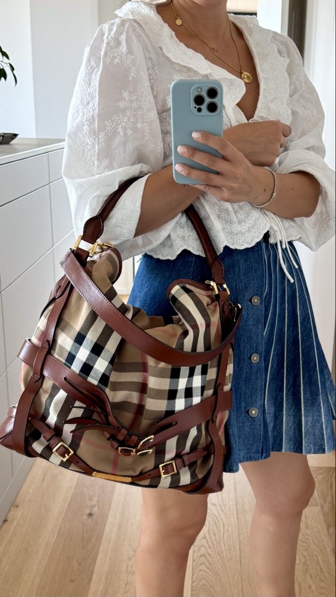 Burberry Borse da donna: Burberry Check Hobo Bag – Usato da Dübendorf venduto da Pink.Blue 2