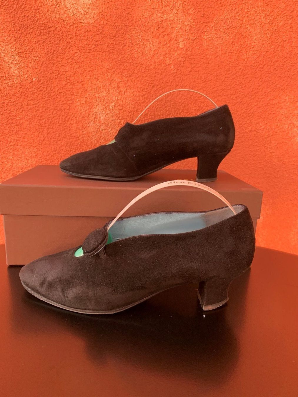 Scarpe da donna: THIERRY RABOTIN: Schwarze Wildleder-Pumps, 36,5 – Usato da Luzern venduto da paulablue 5