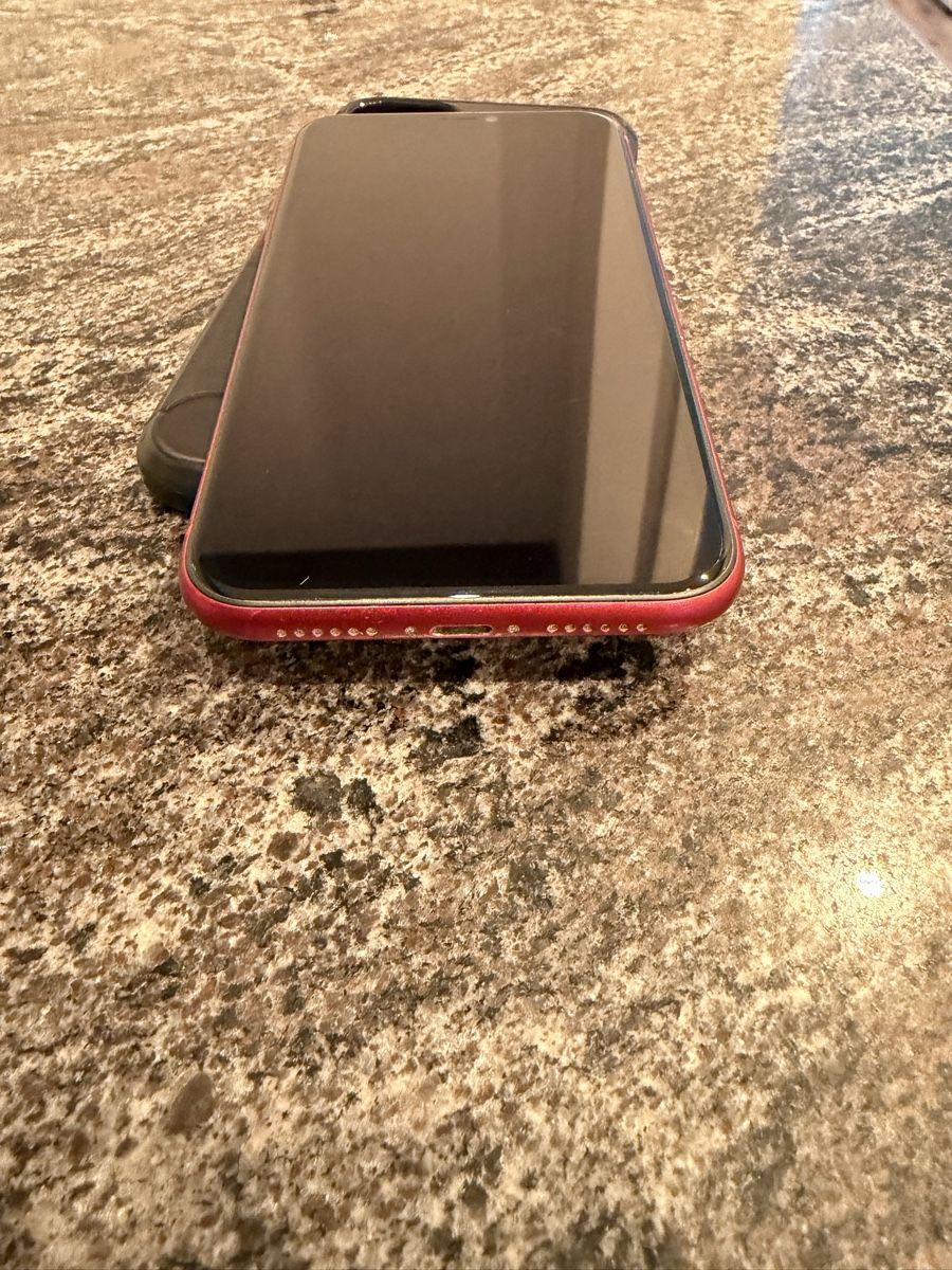 Apple Telefoni cellulari / Smartphones: iPhone 11 in rot ab 1 CHF – Usato da Volketswil venduto da mar_b99n 1