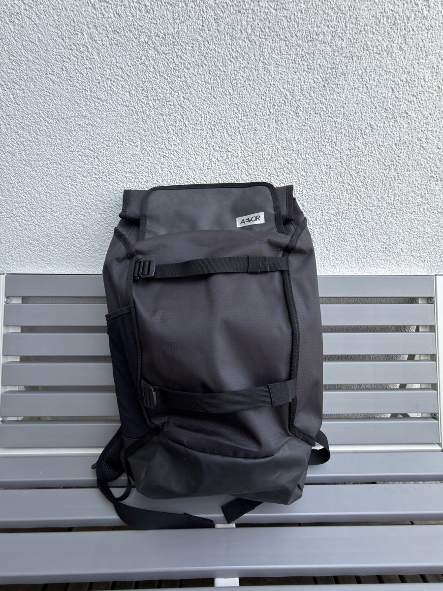 Rucksäcke: AEVOR Trip Pack Black 33l – Gebraucht aus Basel von Sharki_